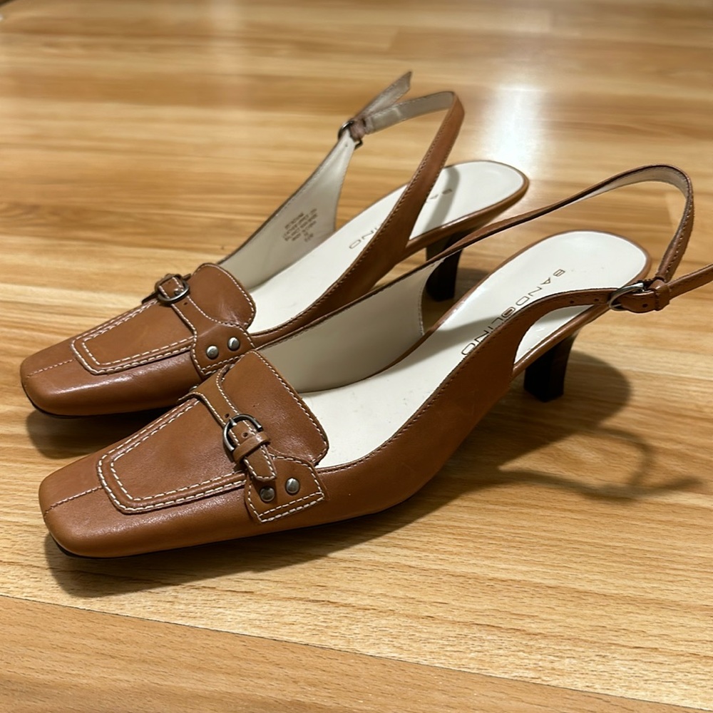 Bandolino slip-on heels size 6 1/2 - light brown